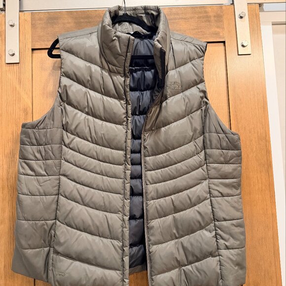 THE NORTH FACE WOMEN'S GOOSE DOWN PUFFER 550 VEST - Picture 2 of 9